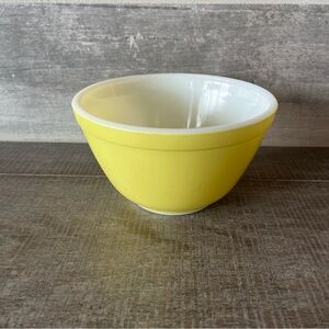 Vintage Pyrex Yellow 401 (Part Of Verde) Nesting Bowl Small